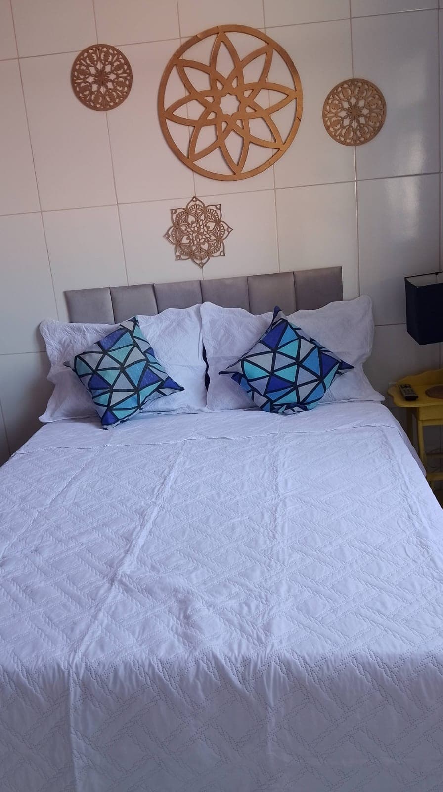Acomodação com decoração acolhedora na Pousada Guimarães
